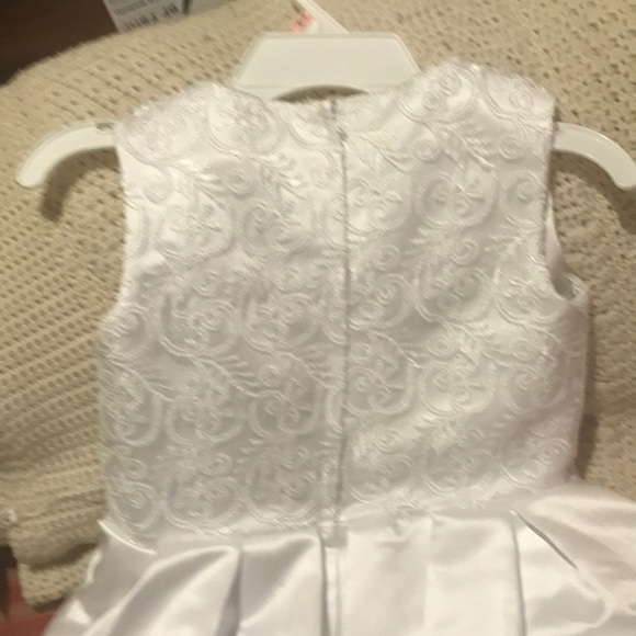 Communion dress - Picture 3 of 3